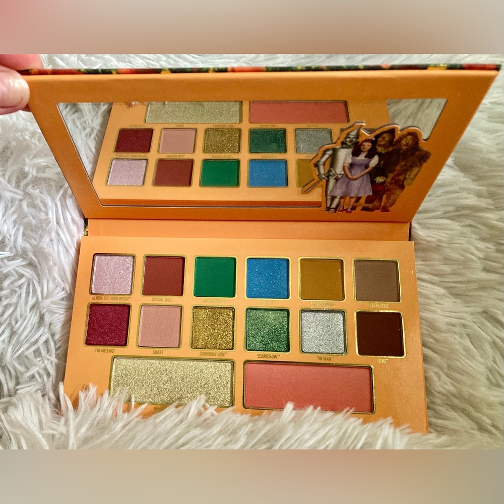 Kylie - Eye & Face Palette - Picture 3 of 8